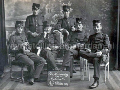 Groepsfoto militairen Purmerend 1914.