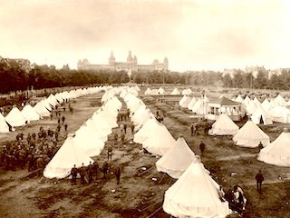 Militair tentenkamp op het latere Museumplein, met troepen vanwege de Aardappeloproer.