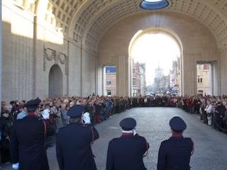 Last Post ceremonie in de Menenpoort te Ieper, België.