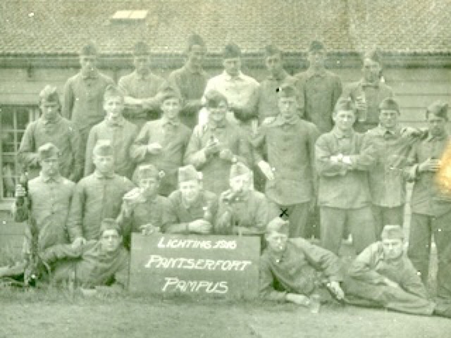 Groepsfoto "Lichting 1916. Pantserfort Pampus"